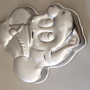 Wilson Mickey Mouse cake pan